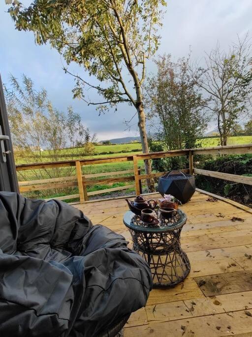 Riverside Cabin Limerick Junction Eksteriør bilde