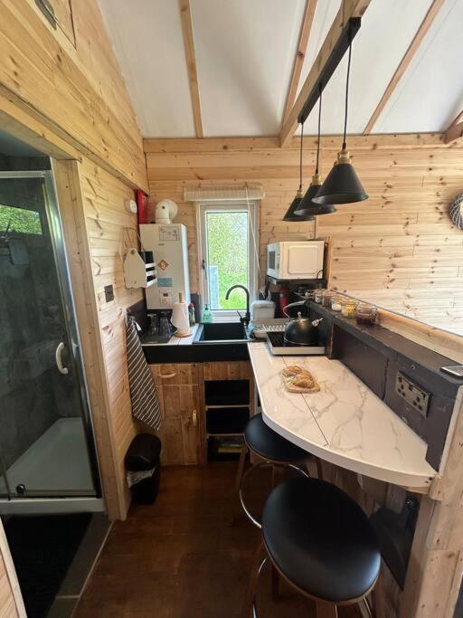 Riverside Cabin Limerick Junction Eksteriør bilde