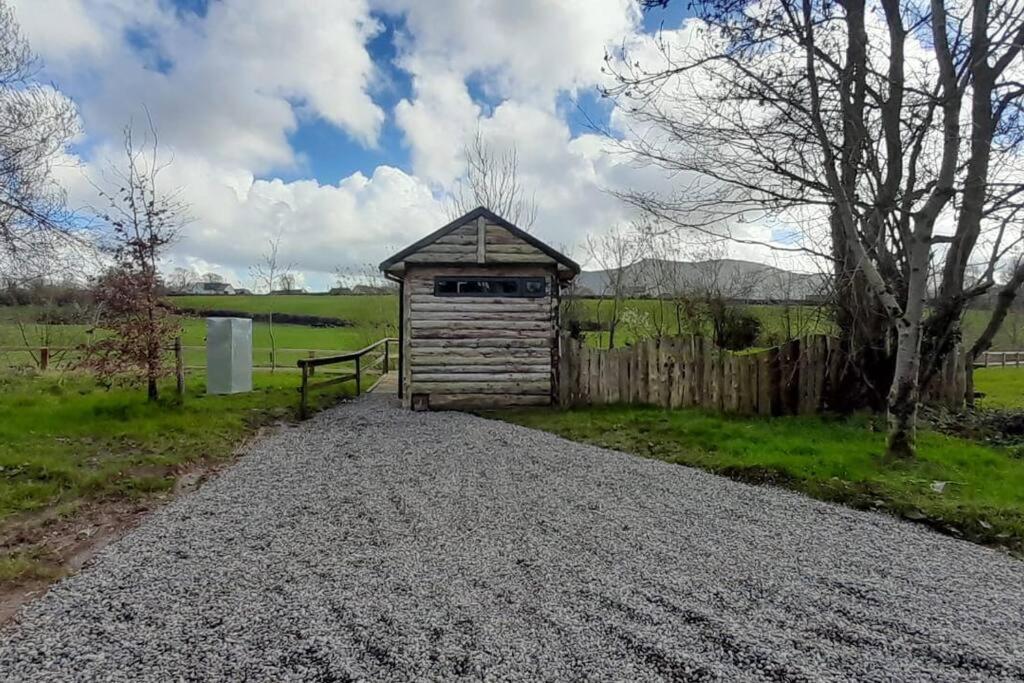 Riverside Cabin Limerick Junction Eksteriør bilde