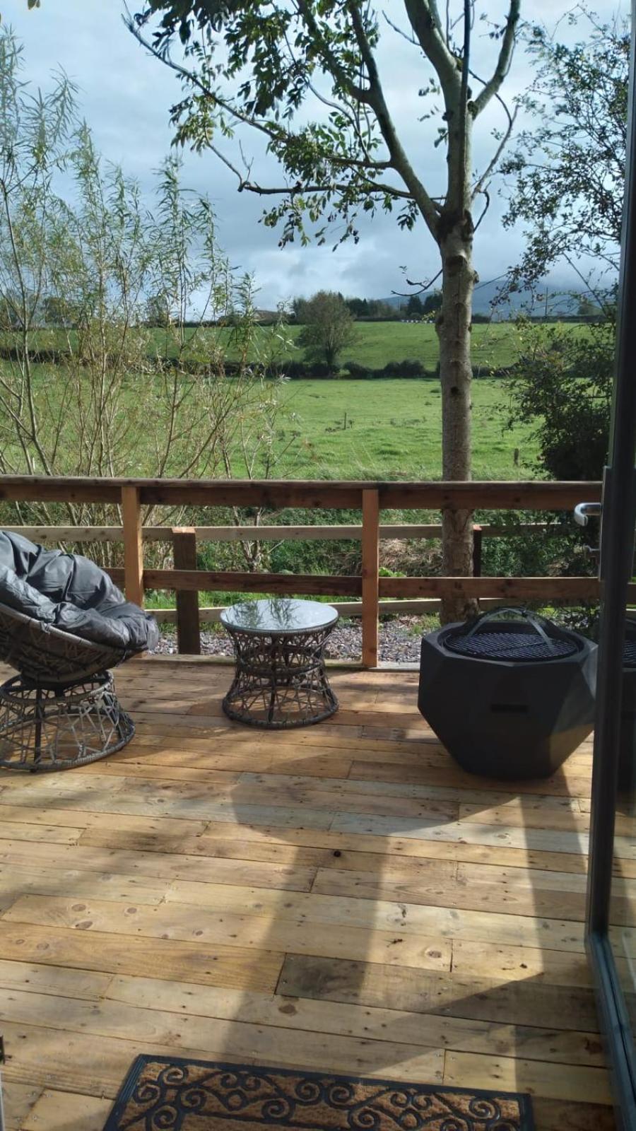 Riverside Cabin Limerick Junction Eksteriør bilde