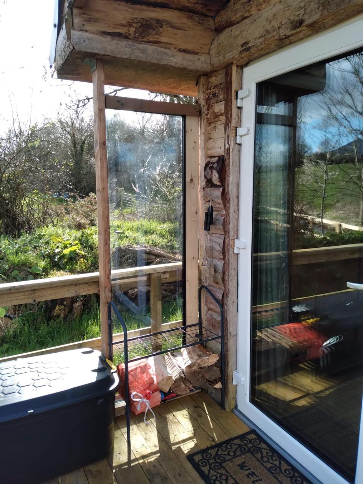 Riverside Cabin Limerick Junction Eksteriør bilde